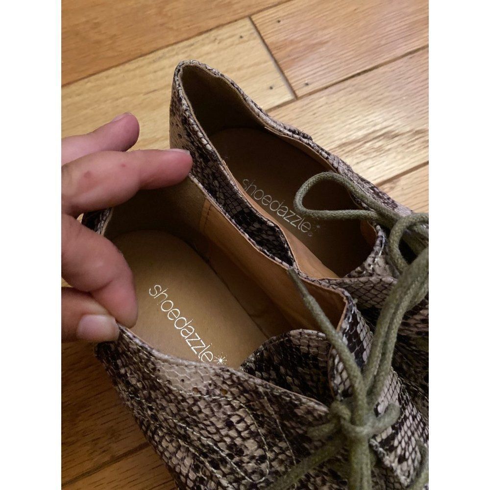 Shoedazzle, women's animal print laced up fashion sneakers size 9 - Picture 3 of 7